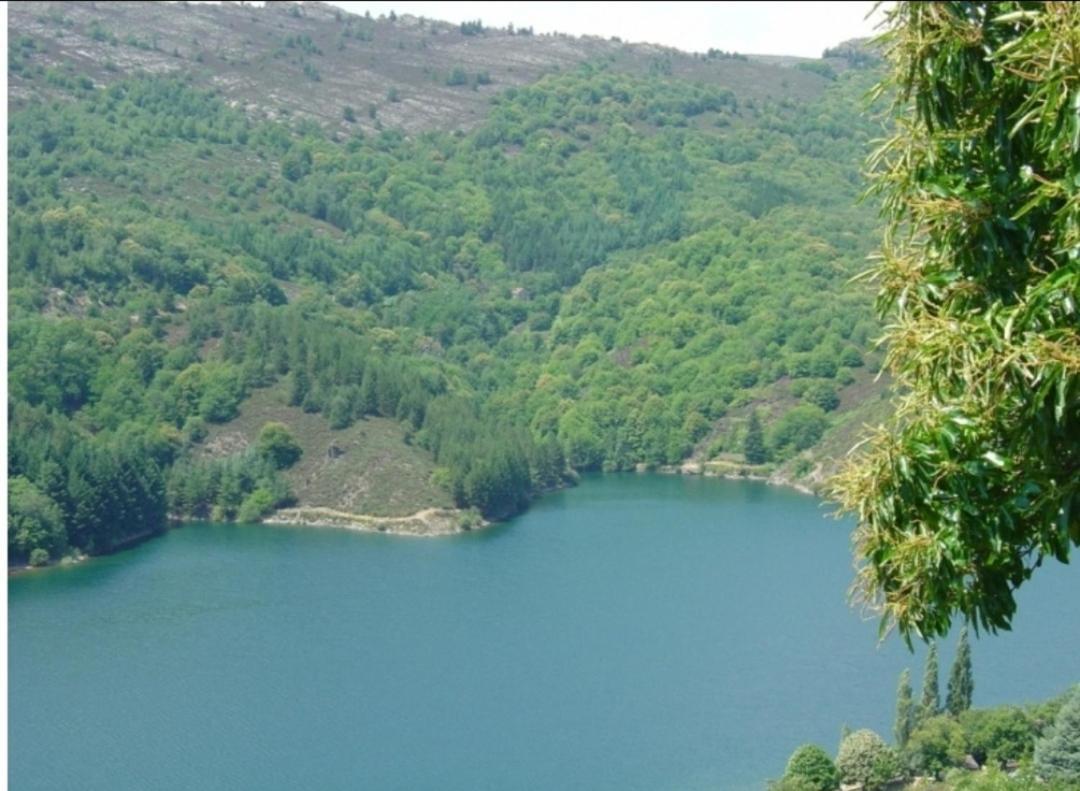 Sur Les Rochers Du Lac & Location-Rando En Vtt Вильфор Экстерьер фото